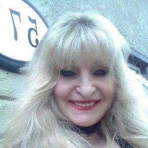 Meet your Posher, Pamela